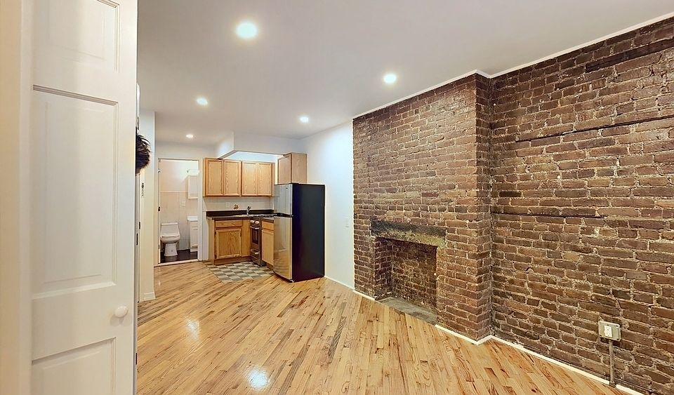 1st image of 120 Orchard St #G2