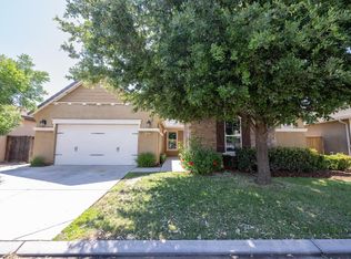1622 N Broadbent Ln, Clovis, CA