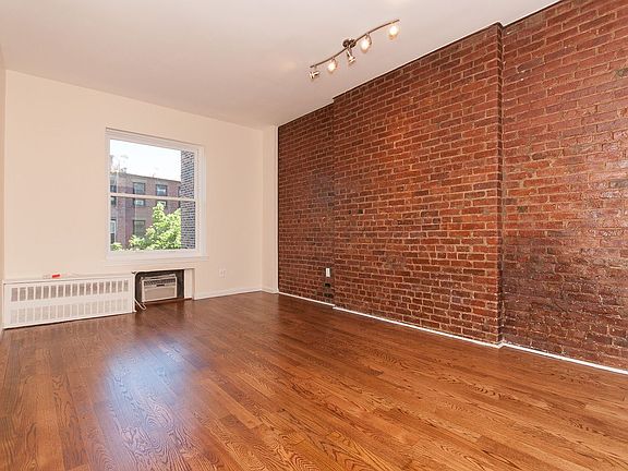 2nd image of 131 W 80th St APT 4B