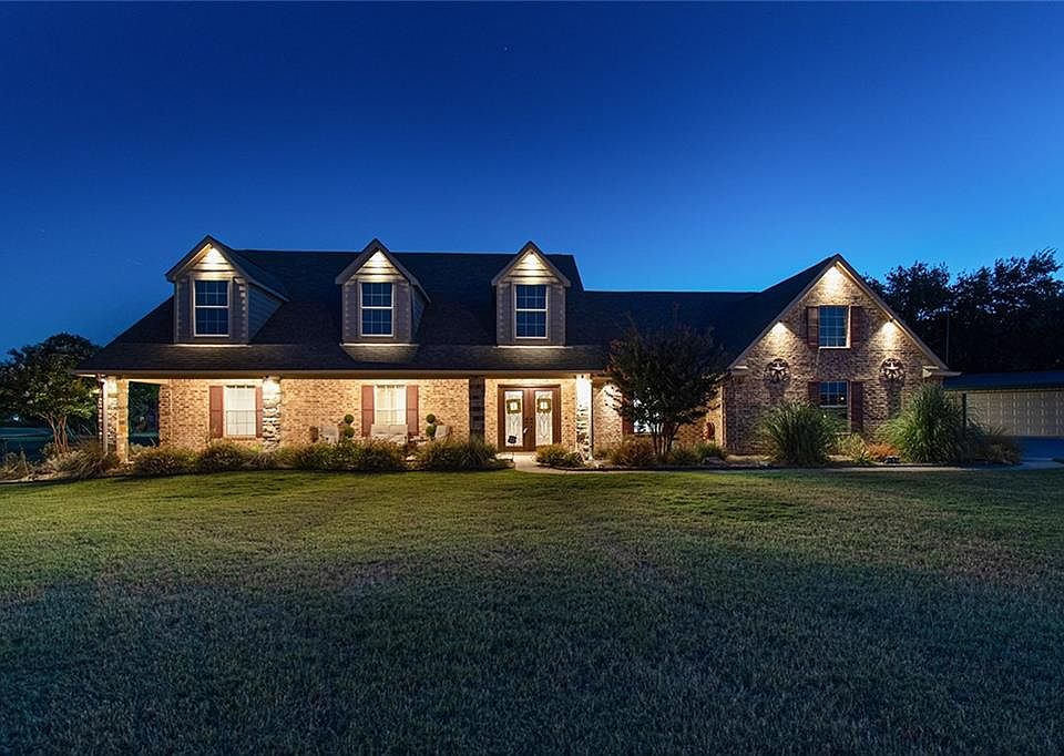 1st image of 2607 Pin Oak Ln