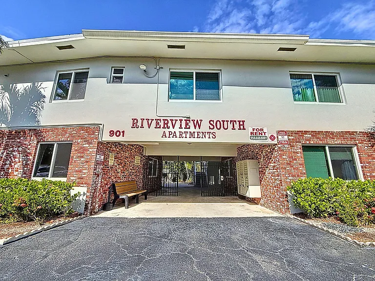 Riverview South Apartments — Photo 3