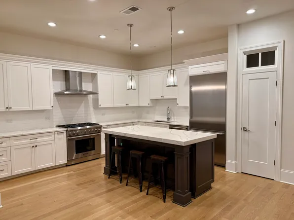 105 S Cottage Hill Ave Unit 206, Elmhurst, IL 60126
