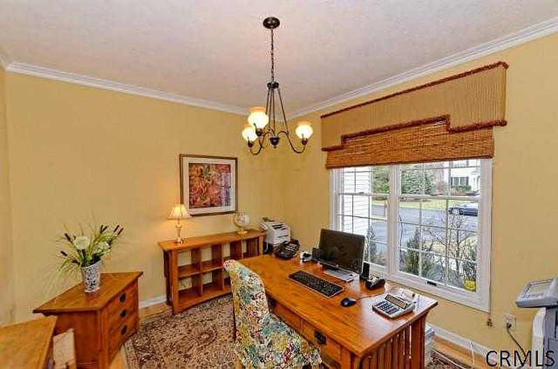 4th image of 705 SACHEM Circle
