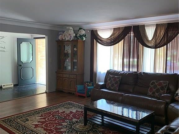 4th image of 6875 Anthony Ln