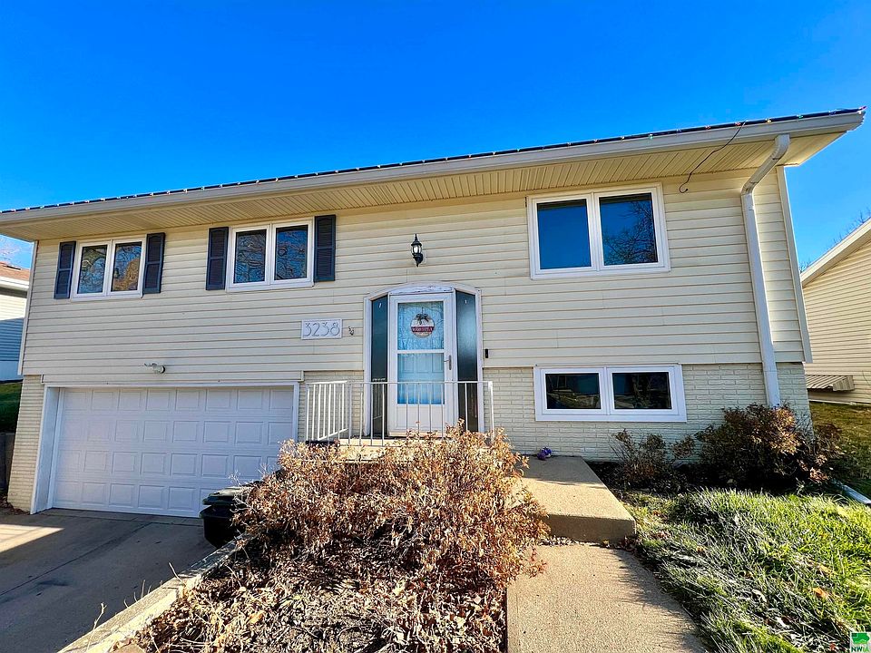 3238 Cheyenne Blvd, Sioux City, IA 51104 Zillow