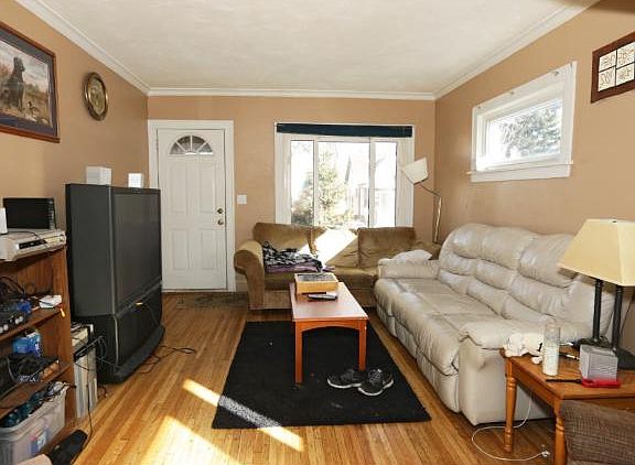 5th image of 1073 23rd Ave SE