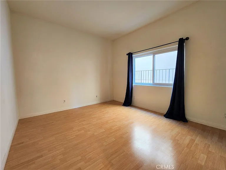 10630 Moorpark St #104 — Photo 21