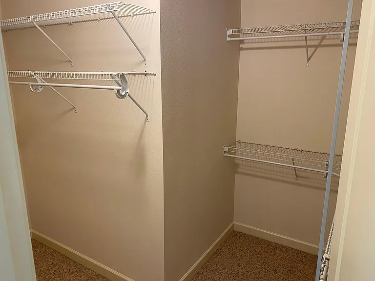 1020 Notting Hill Ct — Photo 18