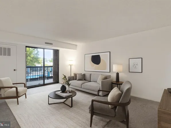 200 N Pickett St APT 215, Alexandria, VA 22304