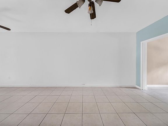 5th image of 1657 N Treasure Dr #101