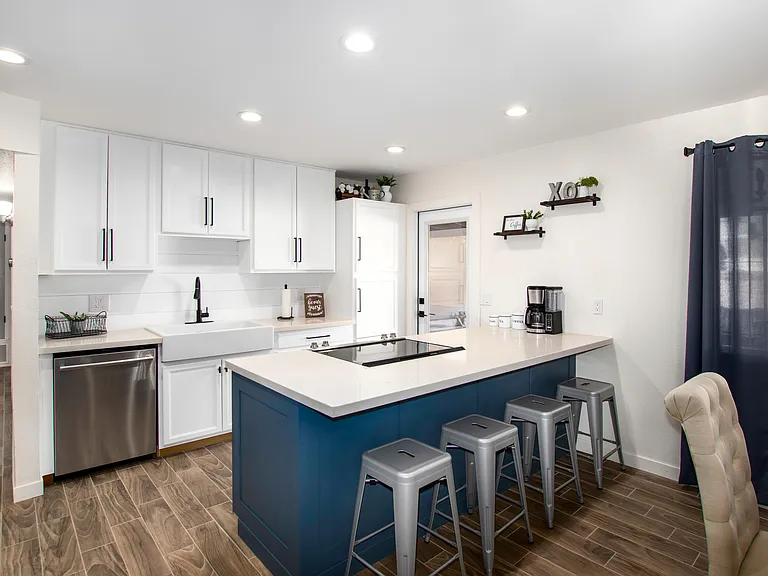 7308 E Pierce St — Photo 5