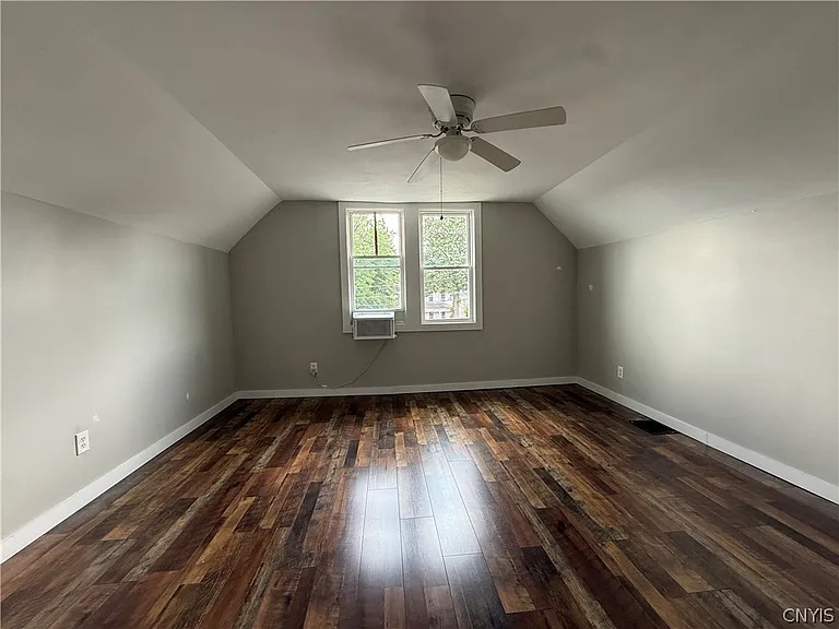 610 N McBride St — Photo 20