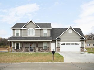 214 Highland Grove Dr, Manhattan, KS 66503