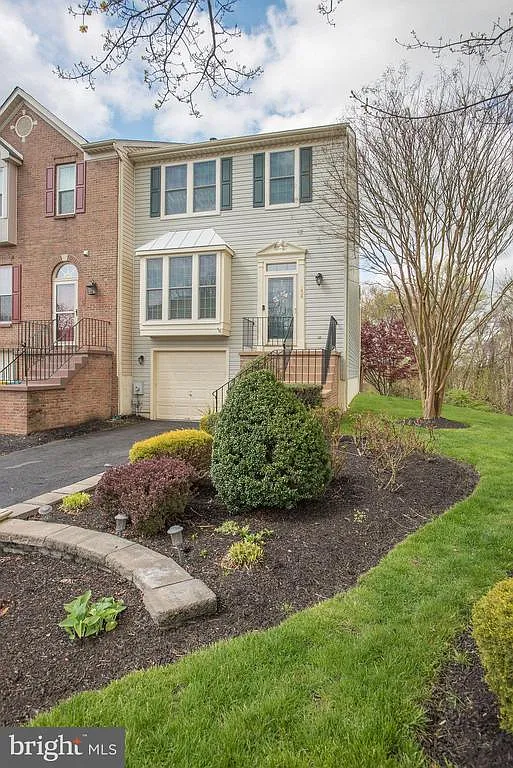 134 Monet Cir photo 1