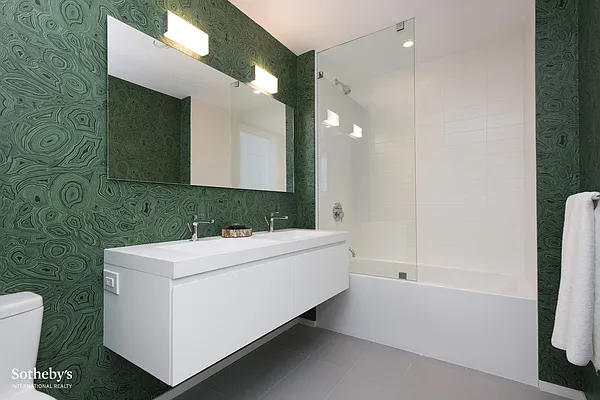 Sold by Sotheby's International Realty | media 11