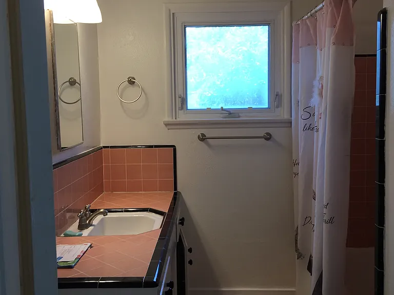 275 1/2 S Orange St — Photo 8