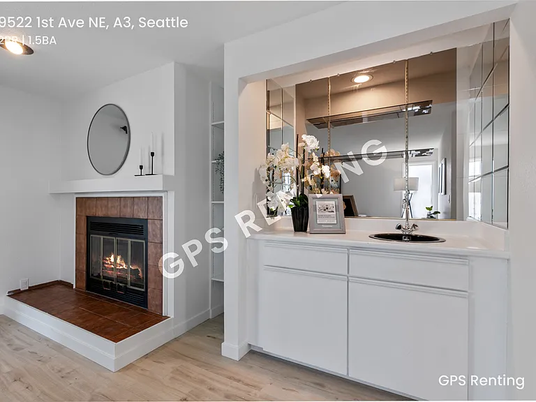 9522 1st Ave NE #A3 — Photo 13