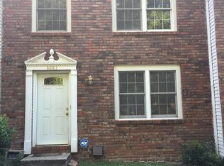 8883 Roberts Dr, Sandy Springs, GA 30350