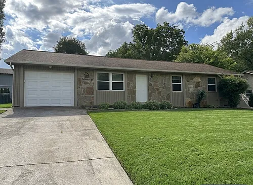 1129 Roswell Rd Photo 1