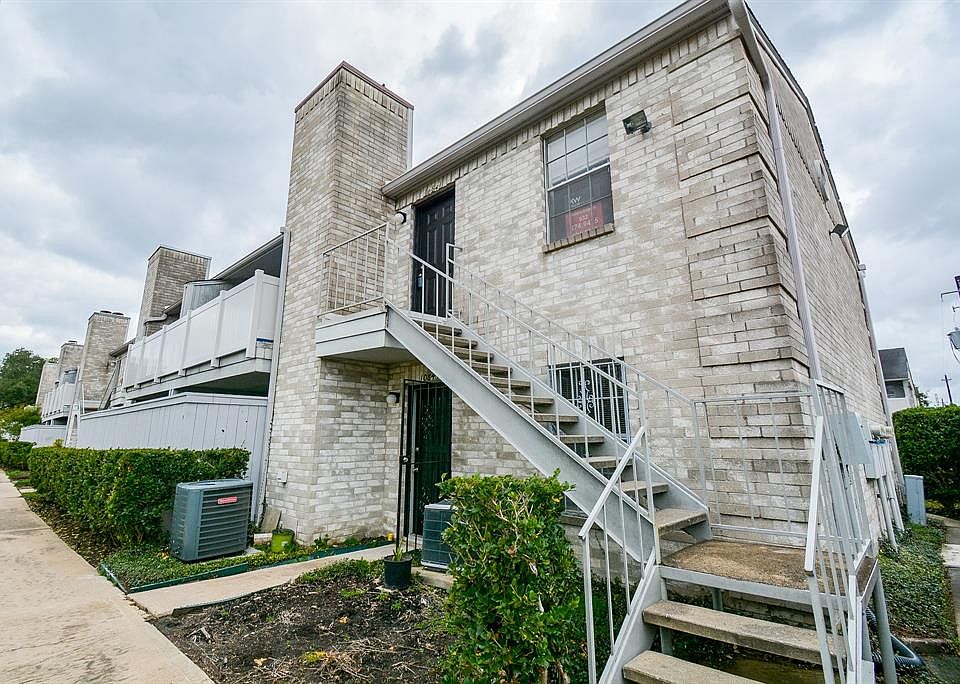 1st image of 10841 Braes Bend Dr
