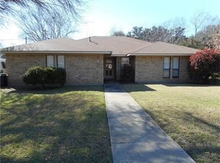 1901 Lathan Ln, Taylor, TX 76574