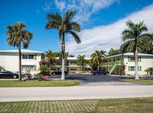 975 9th Ave S APT 2, Naples, FL 34102