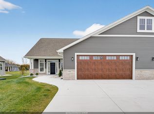 1382 Lighthouse Village Rd, Fond Du Lac, WI 54937