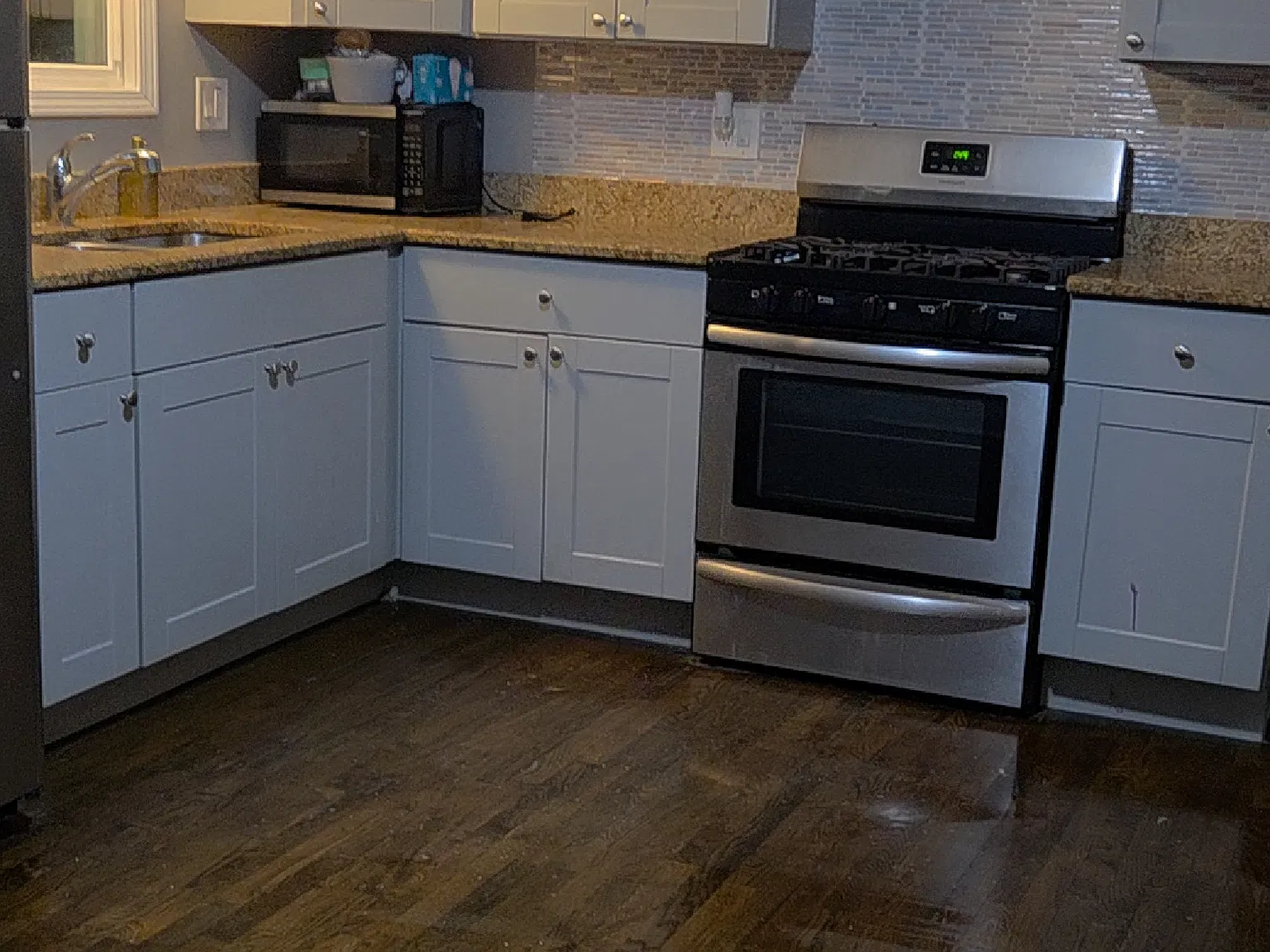 3 bed, 1100 sqft, $1,950 — Photo 2
