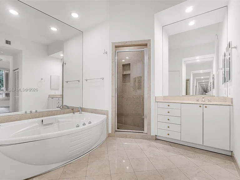 785 Crandon Blvd #106 — Photo 4