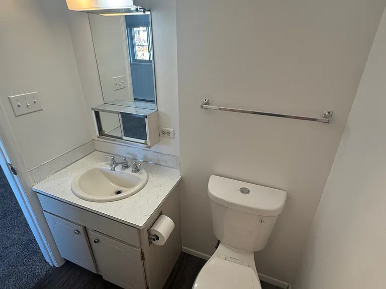 434 Valley Hi Cir #B24 — Photo 7