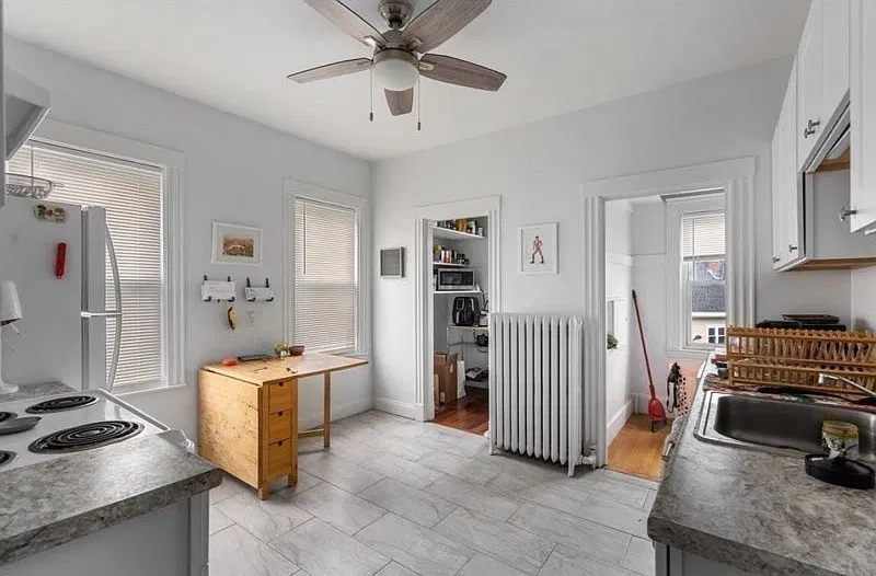 3 bed, $4,500 — Photo 2