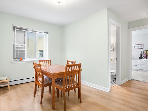 5th image of 2301 Central St APT 1E