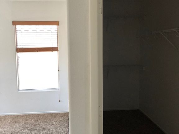 5th image of 664 Wessex Dr