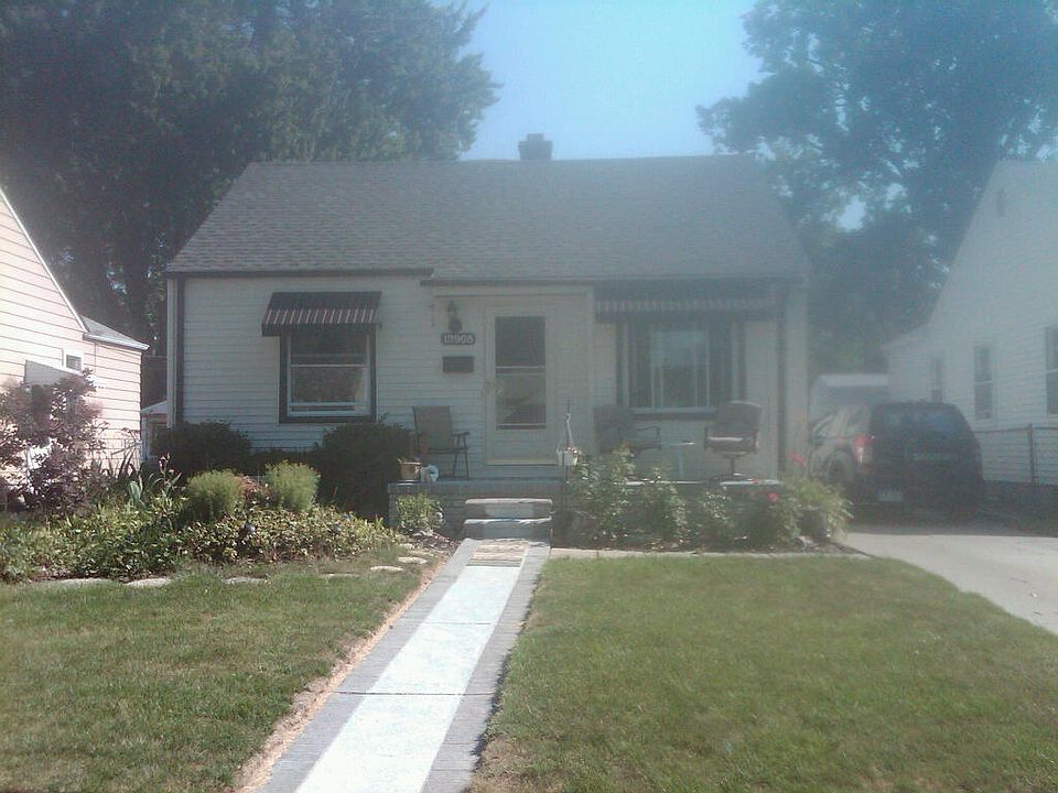 1st image of 18905 Woodside St