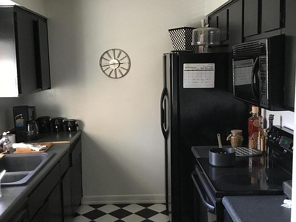 3rd image of 423 Canberra Dr #129