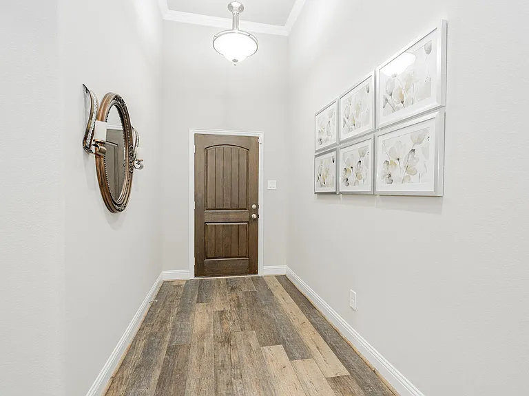 524 Crabapple Dr — Photo 2
