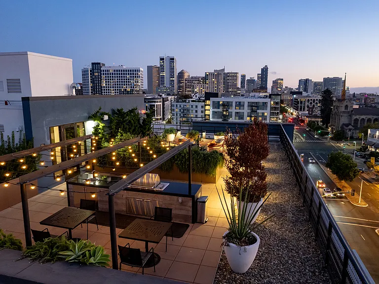 Axis Oakland — Photo 30