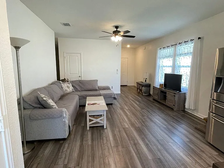 5227 Hickory Pl — Photo 1