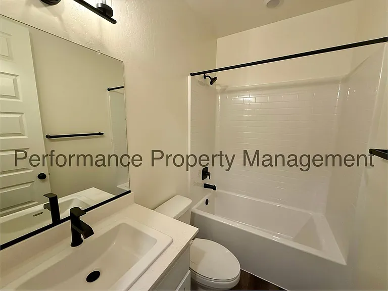 6915 Jewel Cave Ct — Photo 8