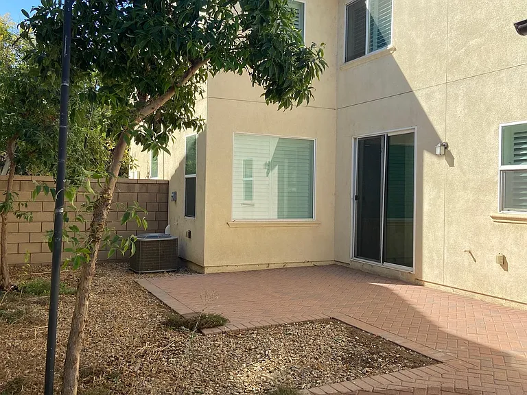 3227 S Hampton Way — Photo 12