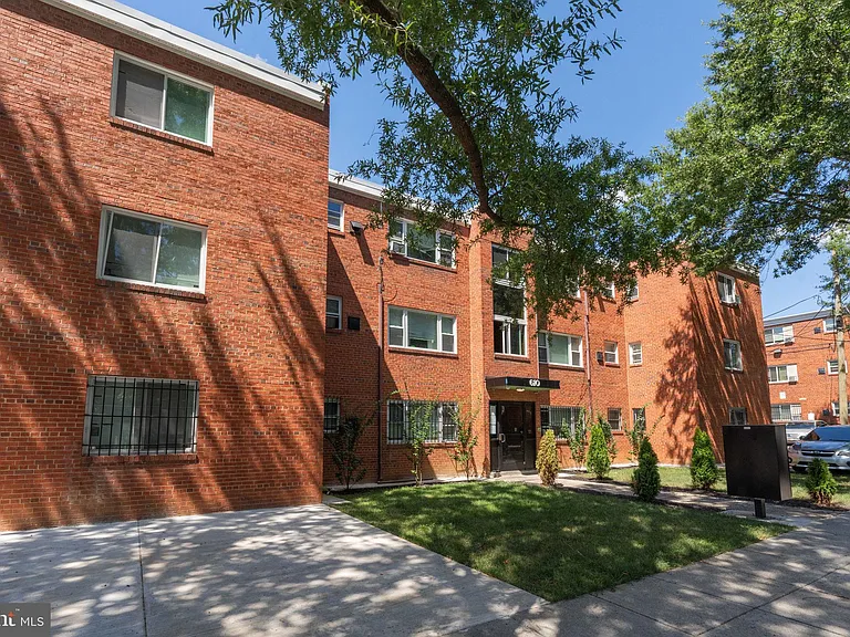 610 57th St NE #102 — Photo 19