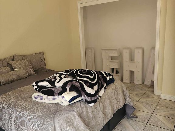5th image of 4312 Walton Ave #1A
