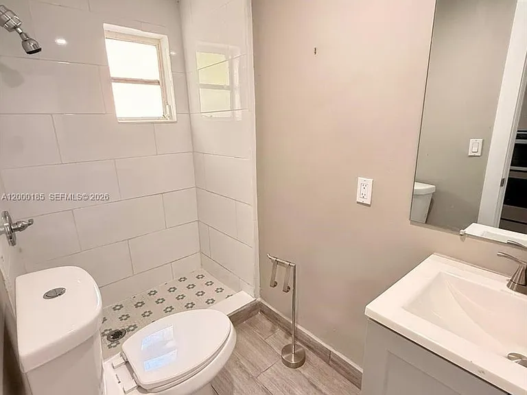 1151 NE 18th St #2 — Photo 6