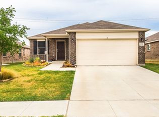 1332 Waggoner Dr, Crossroads, TX 76227