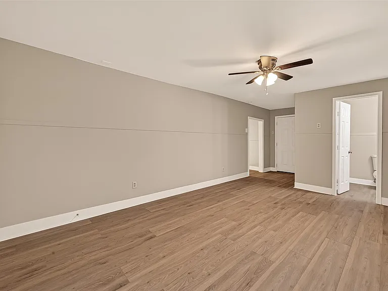 5833 Southlea St — Photo 22