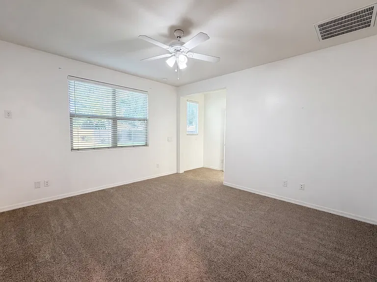 146 E Bernie Ln — Photo 12