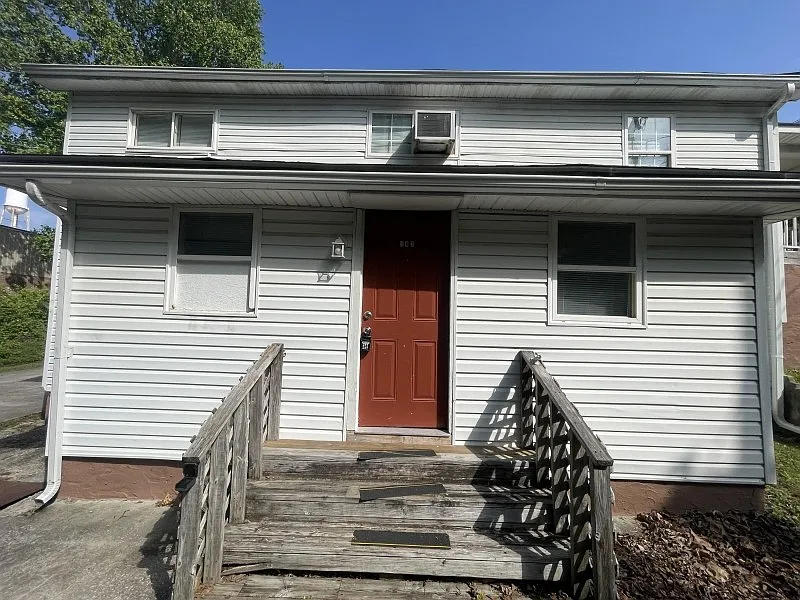 1 bed, 1.0 bath, $900 — Photo 2