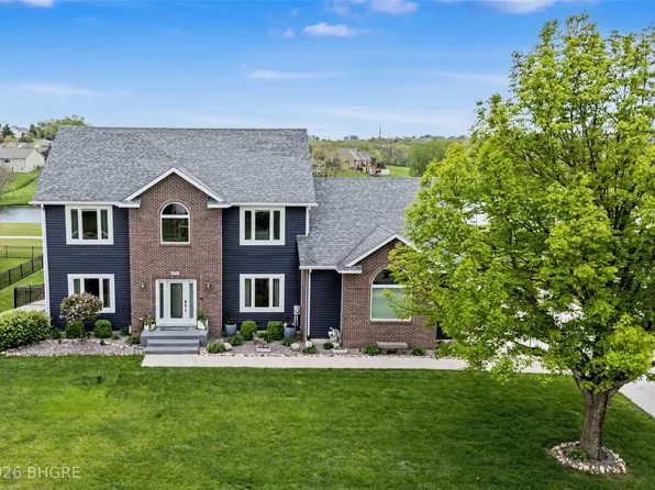 5085 Copper Creek Dr, Pleasant Hill, IA 50327
