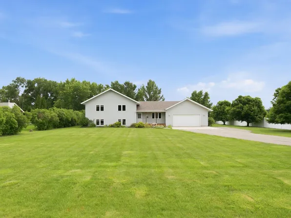 104 Golden Spike Rd, West Fargo, ND 58078