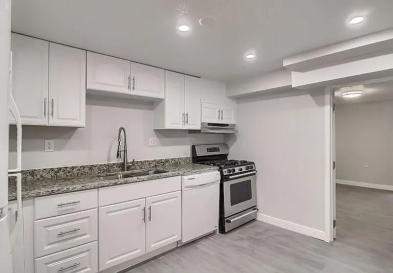 1736 King St #B — Photo 14